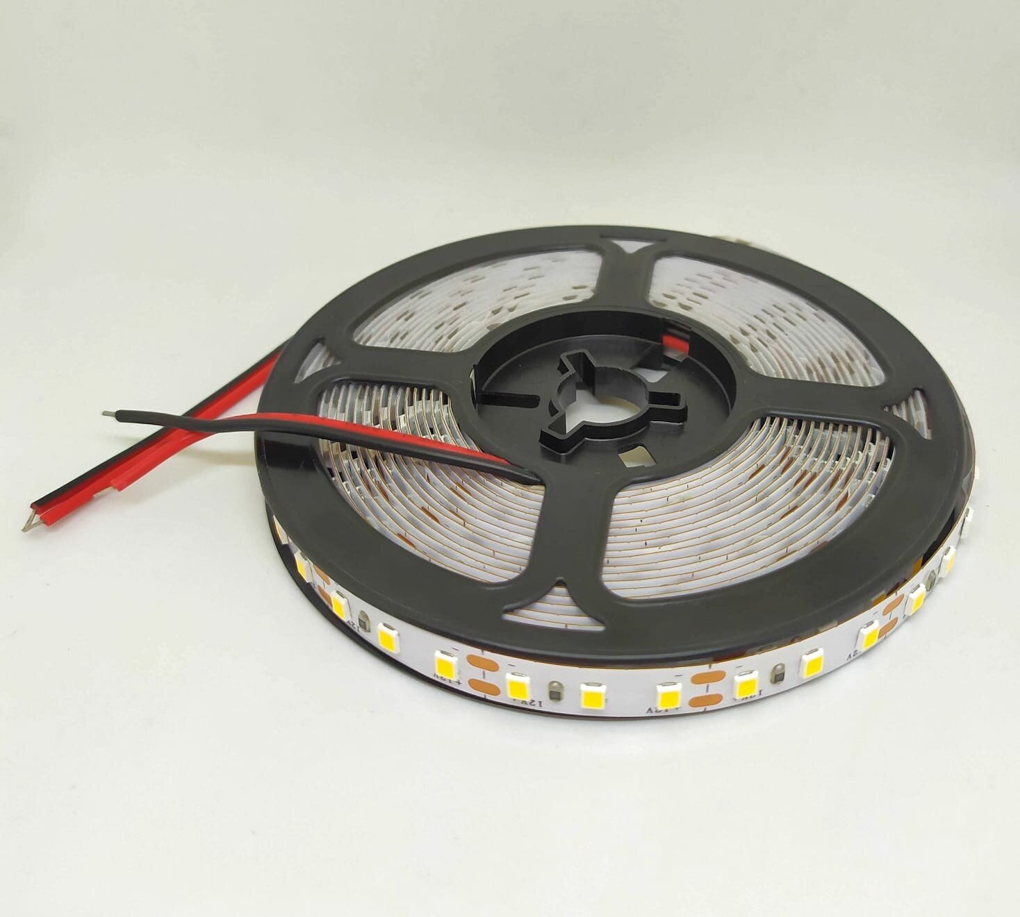 Лента светодиодная IP20 SMD2835 (120LED) 12V 6500K 14,4W/m 5 метров