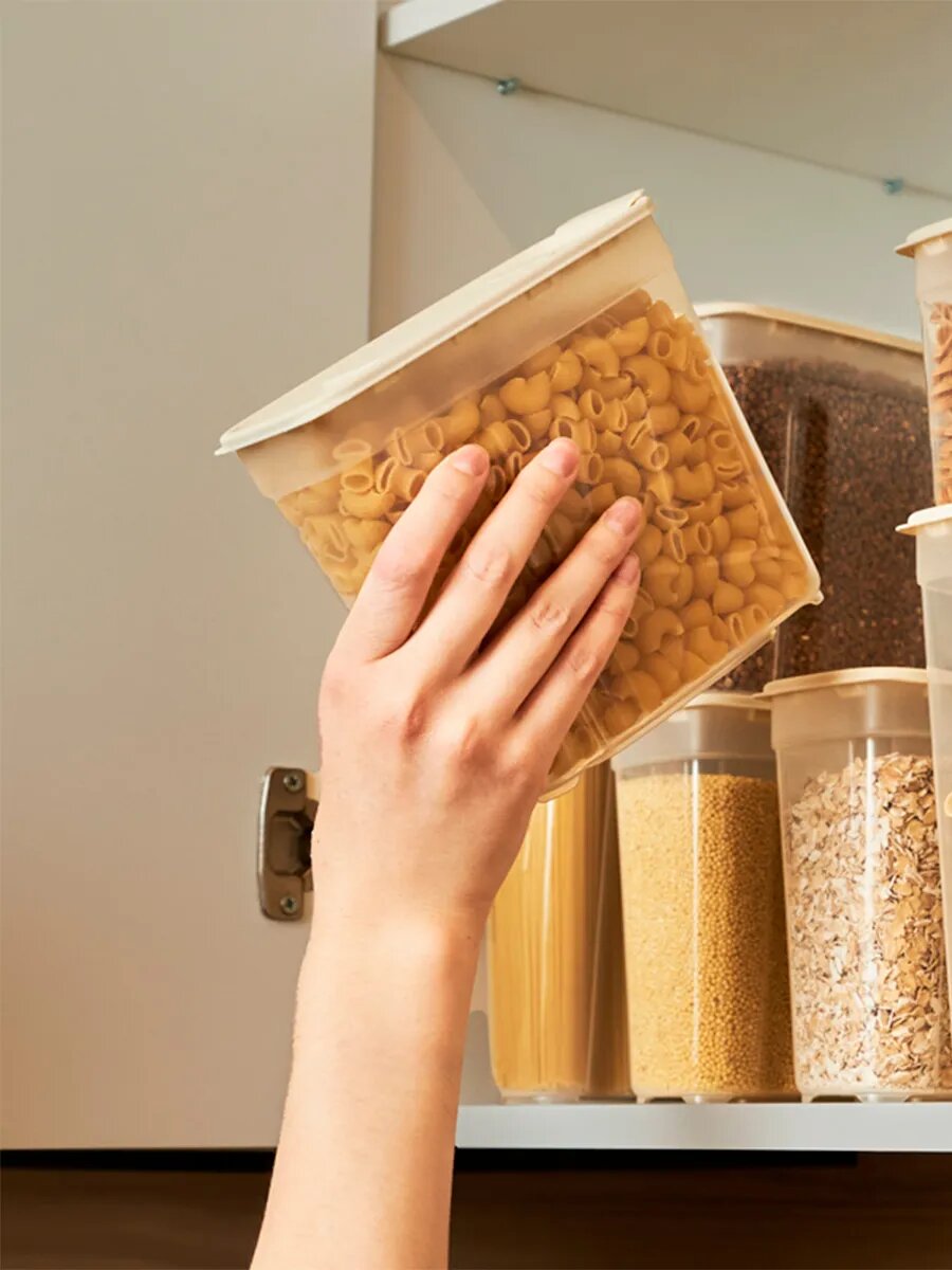 Контейнер для хранения круп и сыпучих продуктов с крышкой 1,4 л.